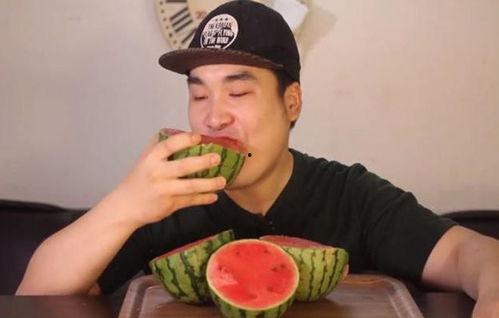 网红凡凡的吃瓜